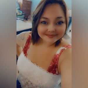 Meet your Posher, Amber...  Hello everyone